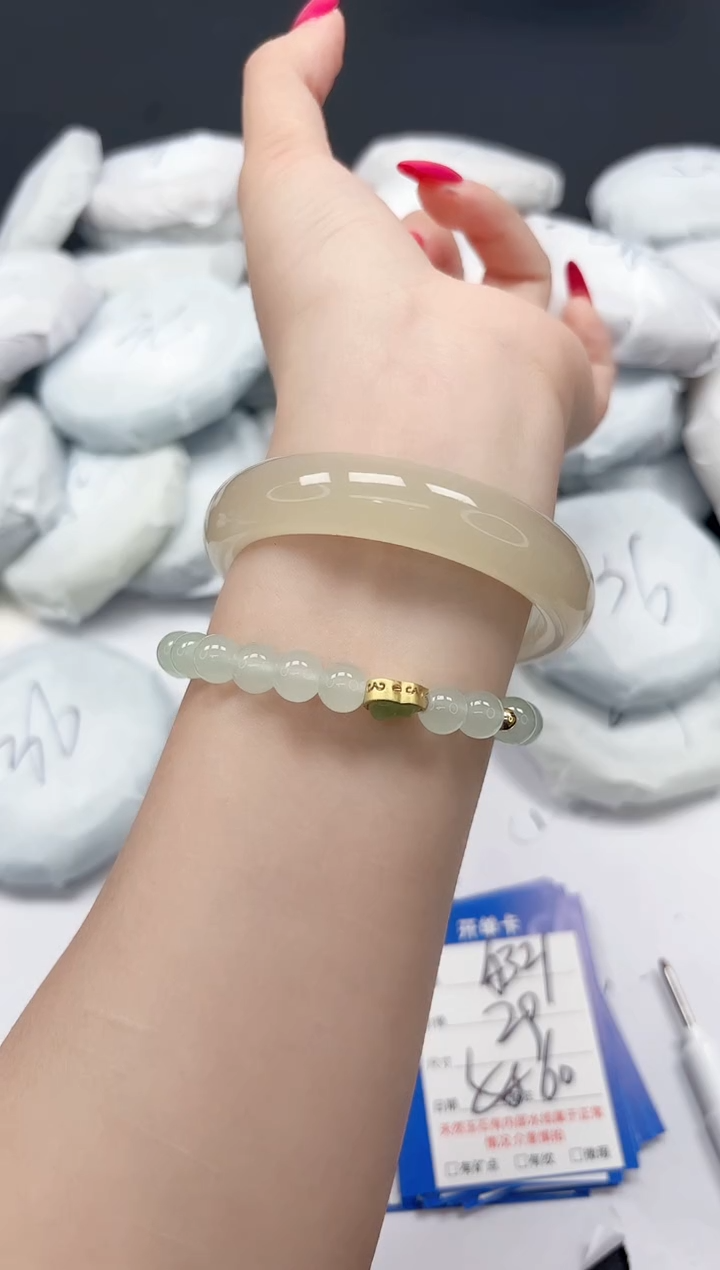 未镶嵌手镯石英质玉A321/5860