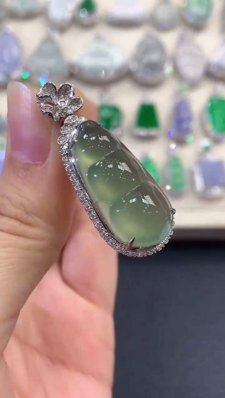 【闪购商品】翡翠吊坠(不含链)18K金镶嵌C14   