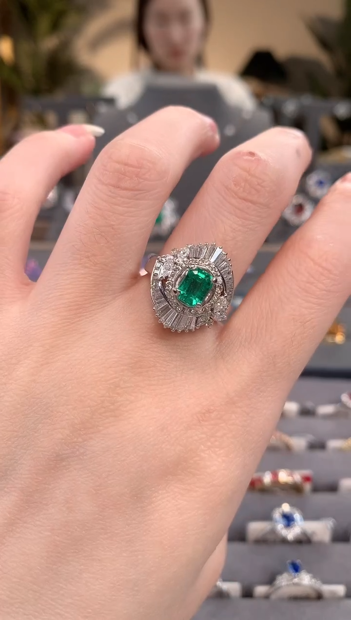 【闪购商品】祖母绿戒指铂Pt850镶嵌祖母绿