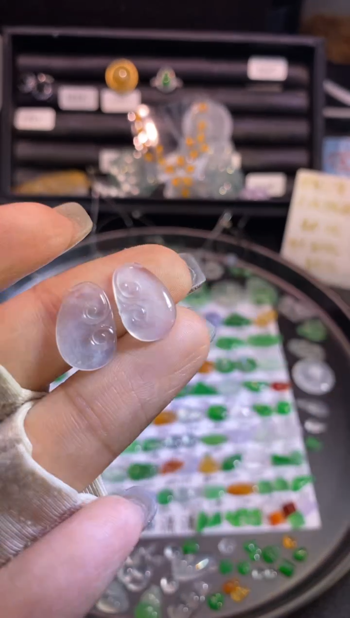 翡翠挂件未镶嵌如意