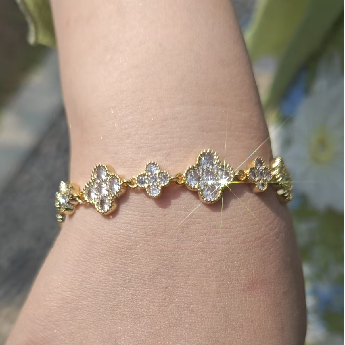 铜合金锆石手链 四叶草日韩少女风简约金色白色百搭轻奢手链小众