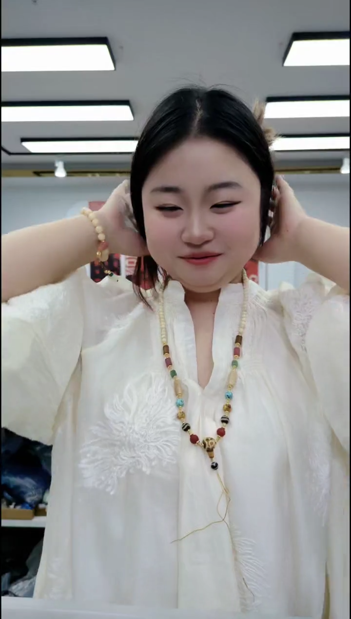 【闪购商品】树脂制品1090黄珠长链           