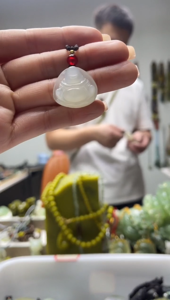 未镶嵌岫玉颈饰·