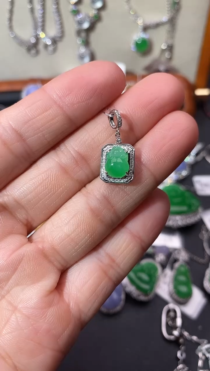 【闪购商品】翡翠吊坠(不含链)18K金镶嵌吊坠