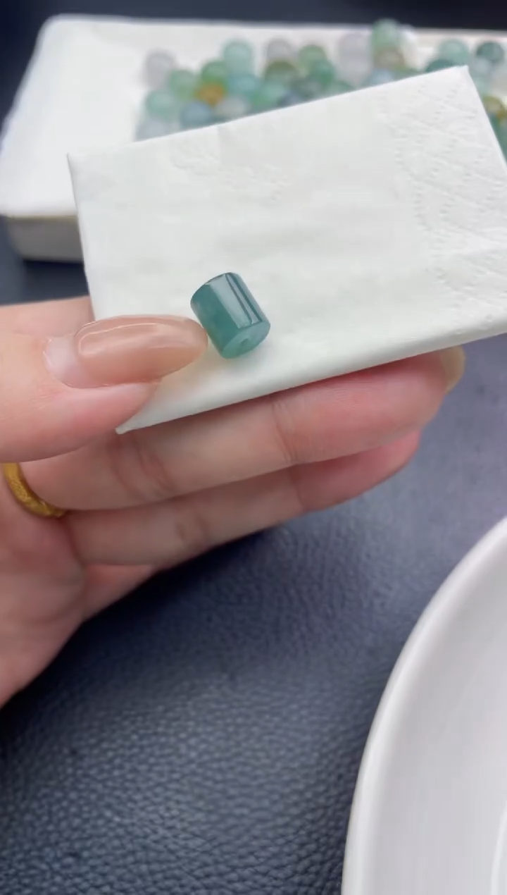 未镶嵌定制翡翠槿*珠子