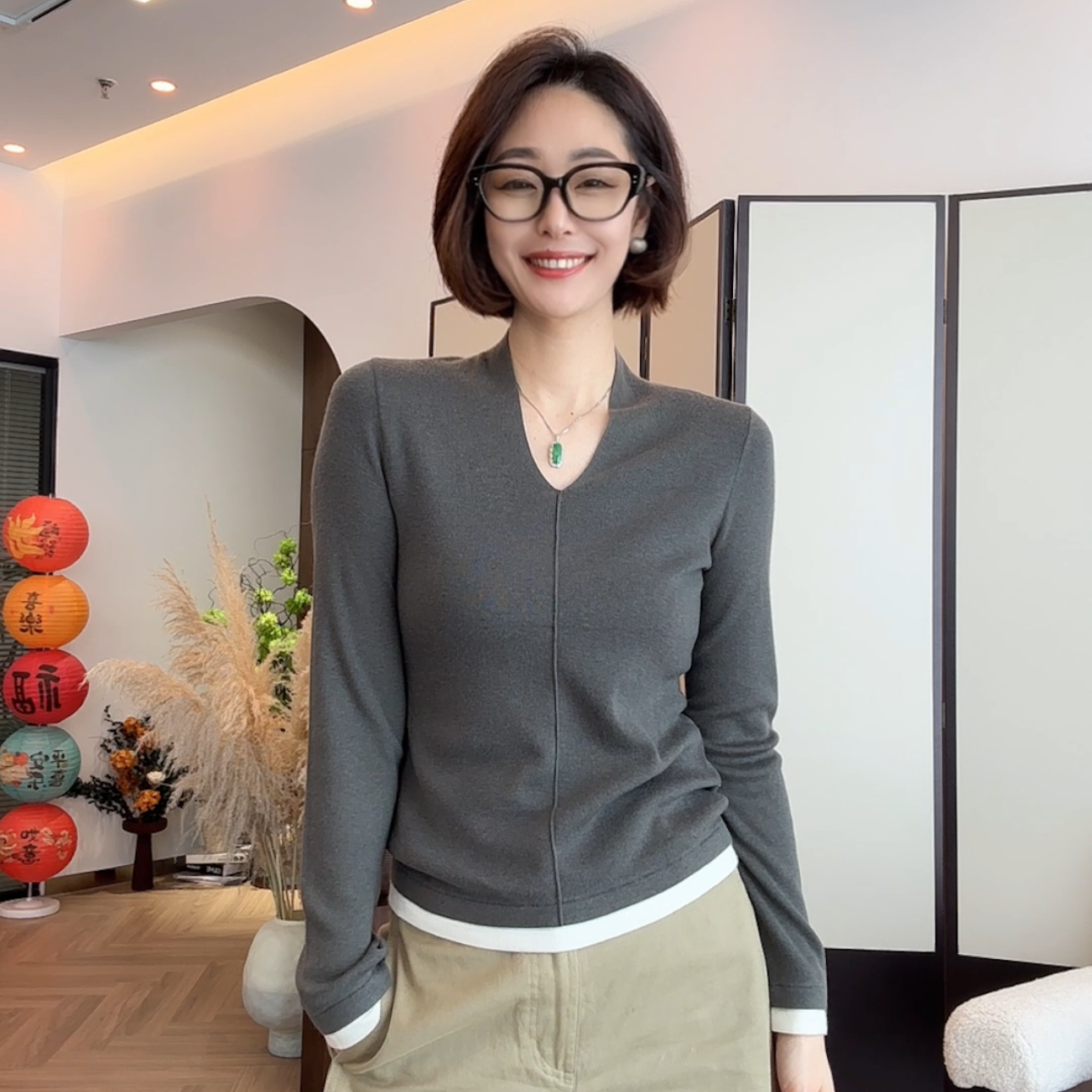 FIGO LOVE 【精纺羊毛】气质必备立体竖线Y字领长袖针织上衣30659