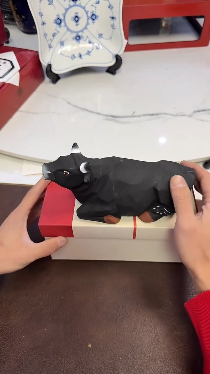 445粗陶小牛摆件
