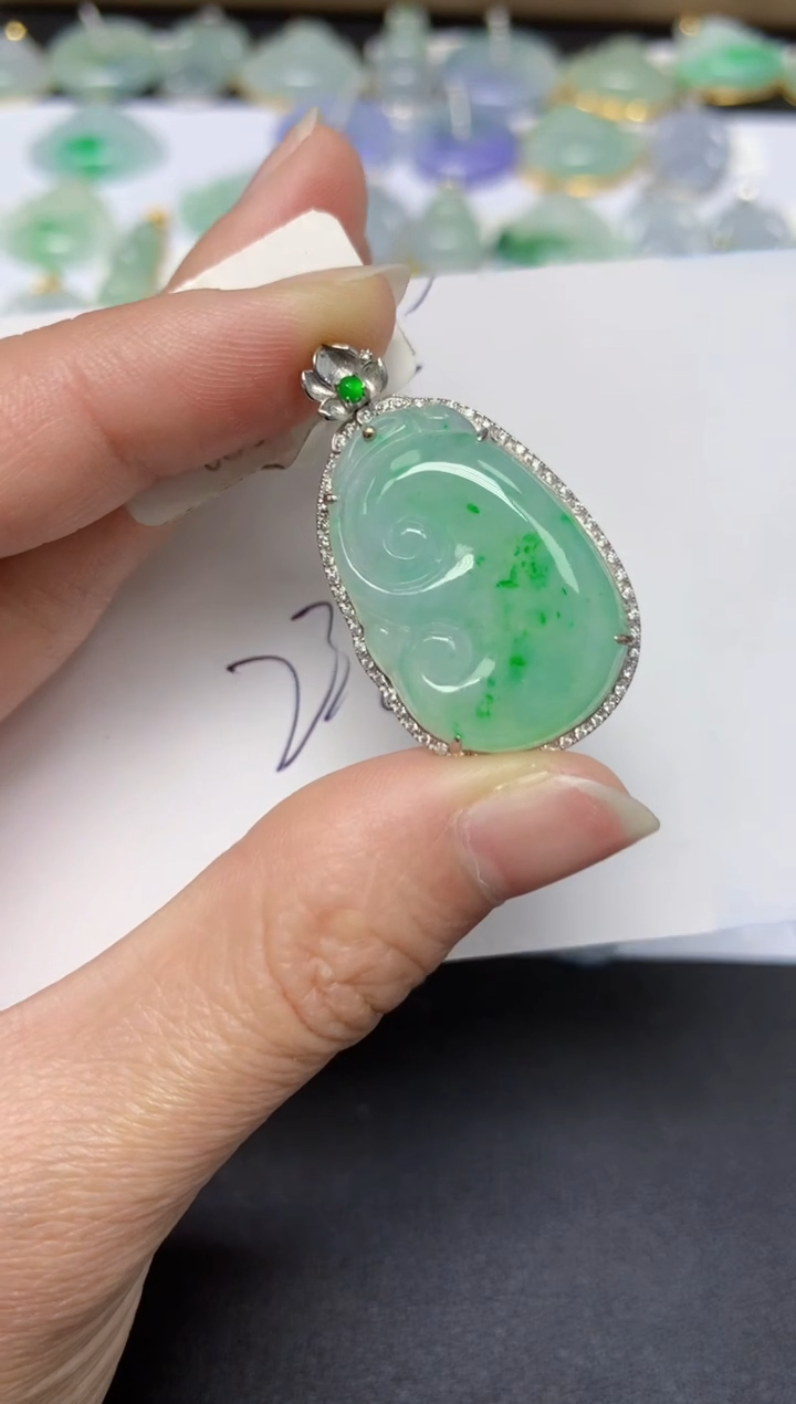 【闪购商品】翡翠18K金镶嵌颈饰天然翡翠A货