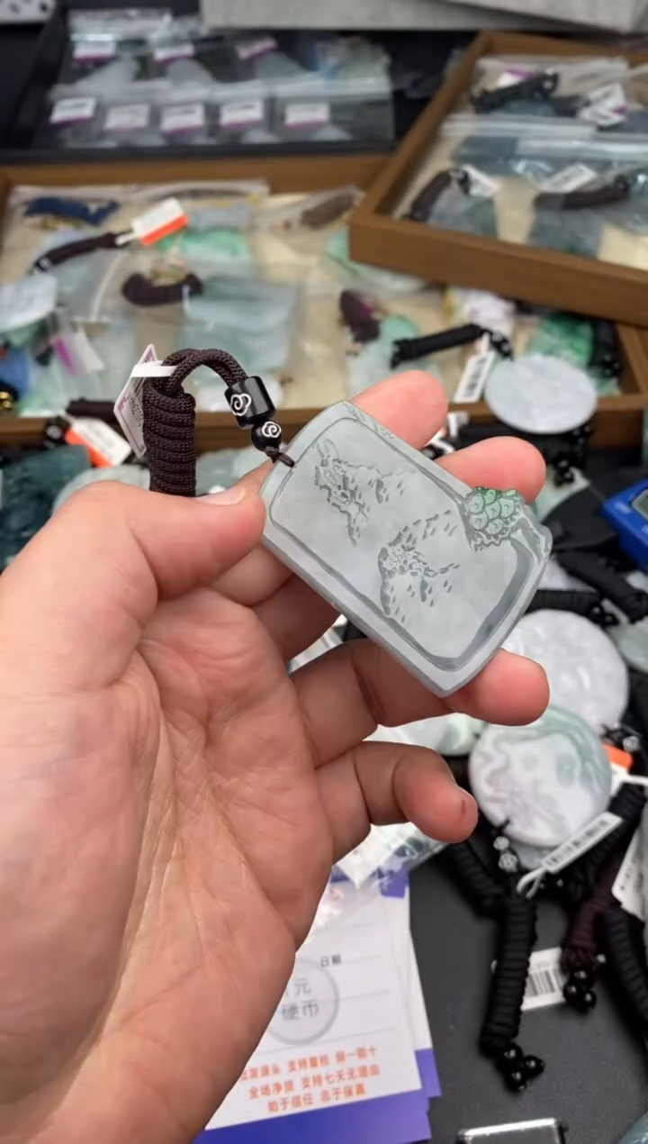 【闪购商品】翡翠颈饰未镶嵌   天然翡翠，一物一图