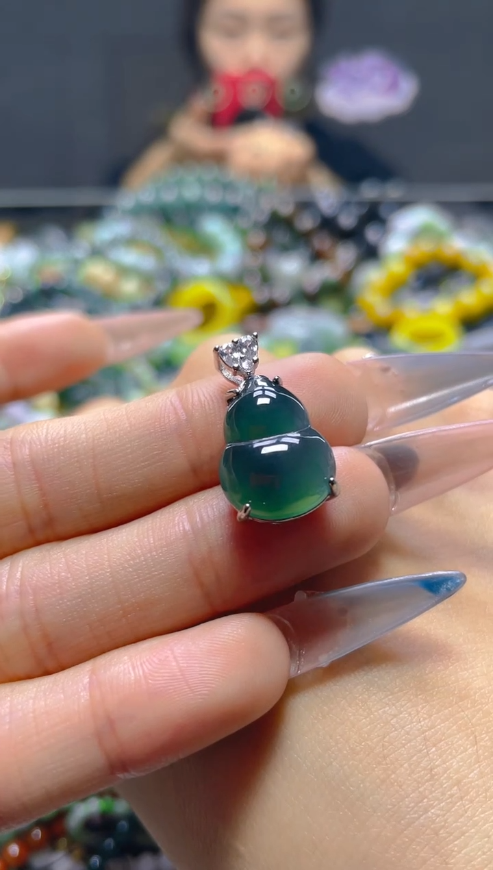 颈饰未镶嵌翡翠/F/翡翠A货，一件也是批发价