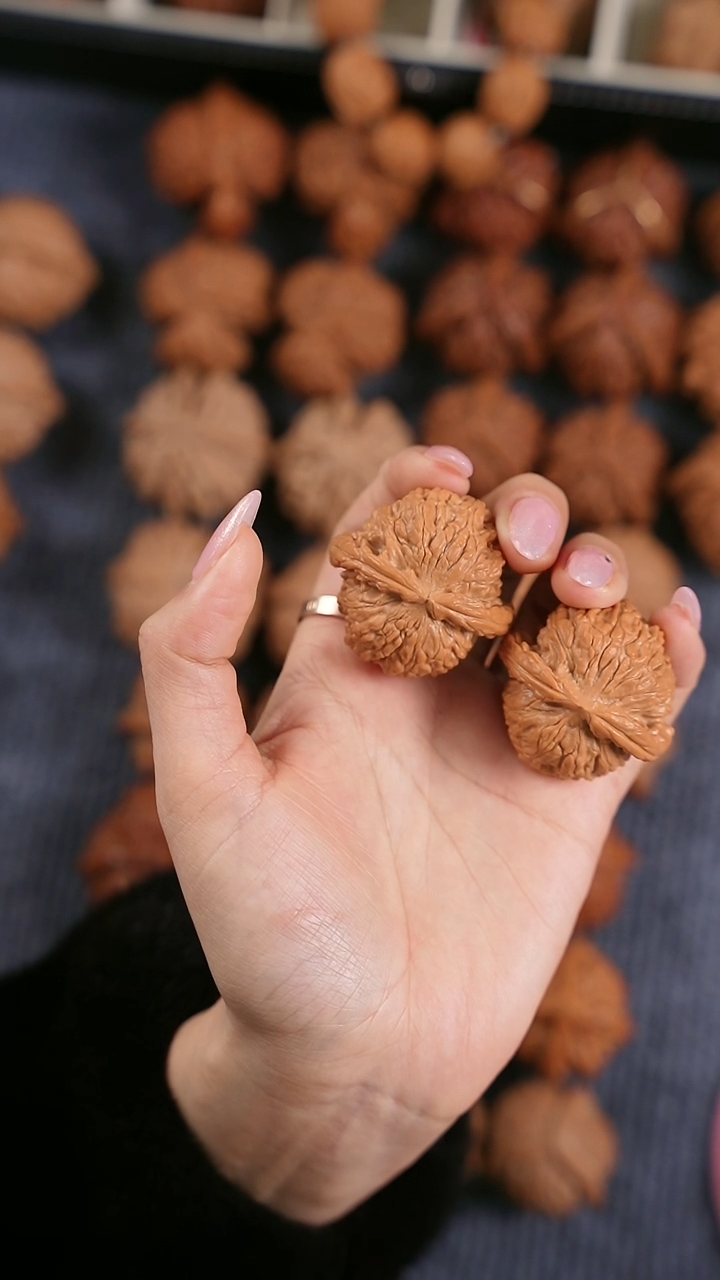 【闪购商品】文玩核桃吊坠白狮子
