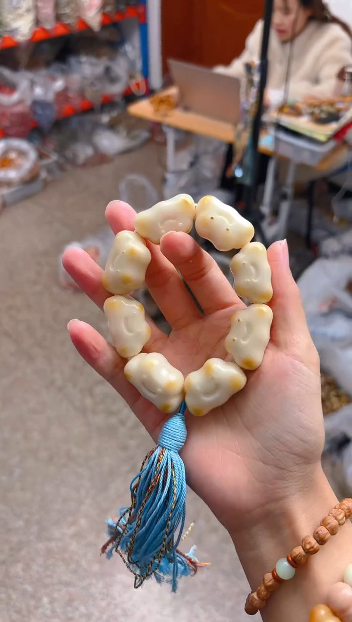 吊坠菩提根/象牙果小云手持