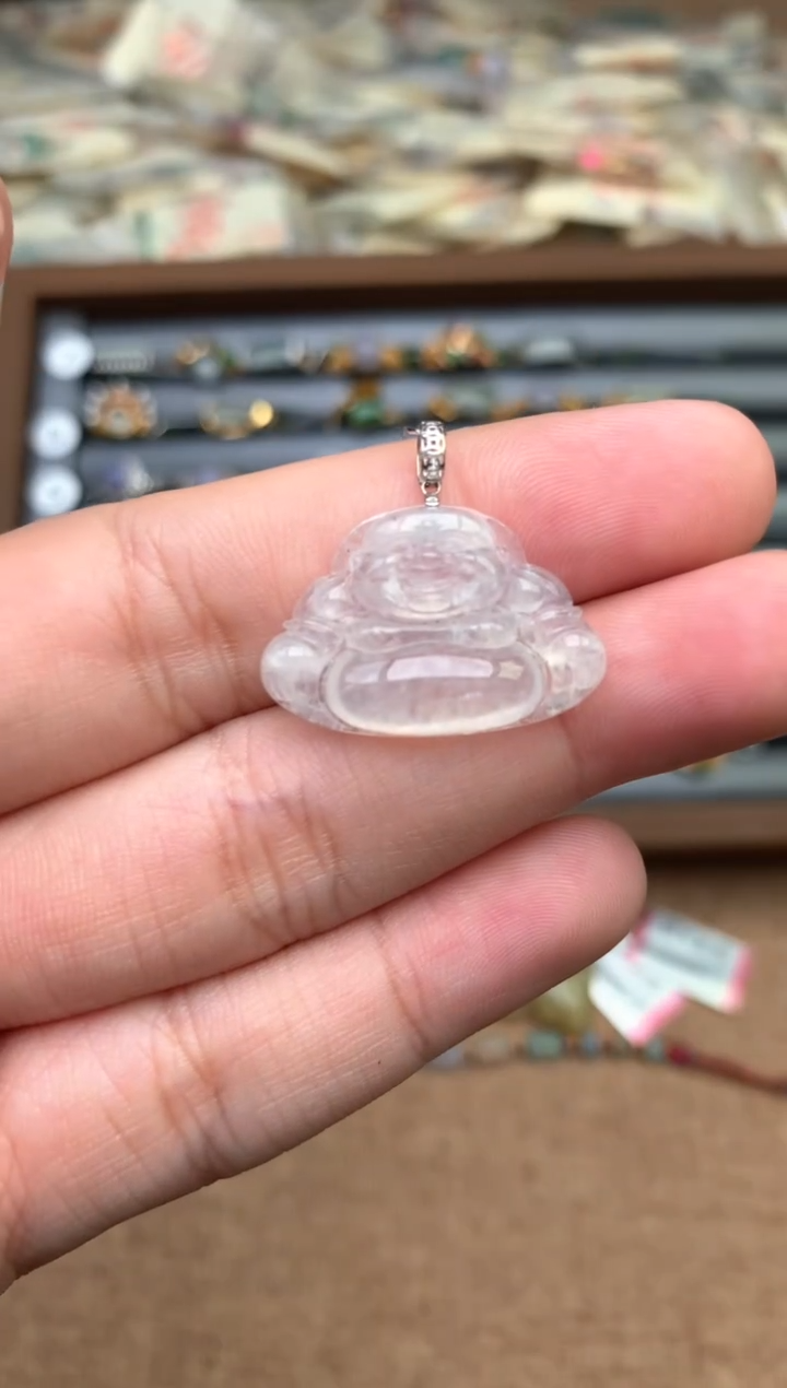 18K金镶嵌挂件翡翠一