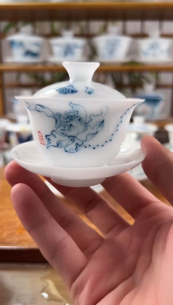 微瑕高冰舞莲80ml三才盖碗