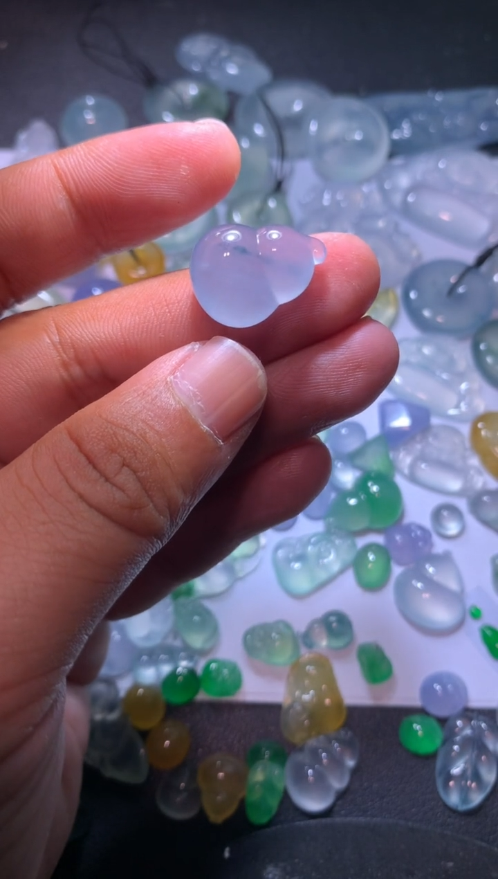 【闪购商品】翡翠颈饰未镶嵌葫芦