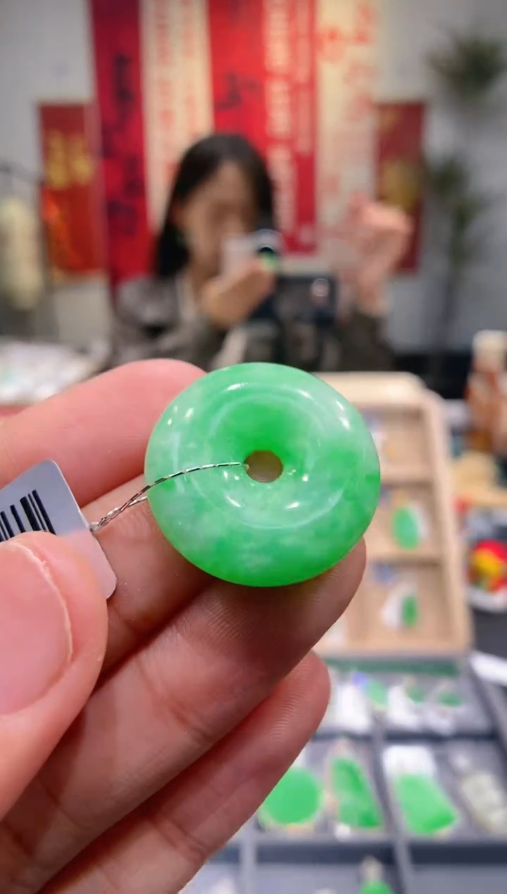 【闪购商品】翡翠吊坠(不含链)未镶嵌平安扣