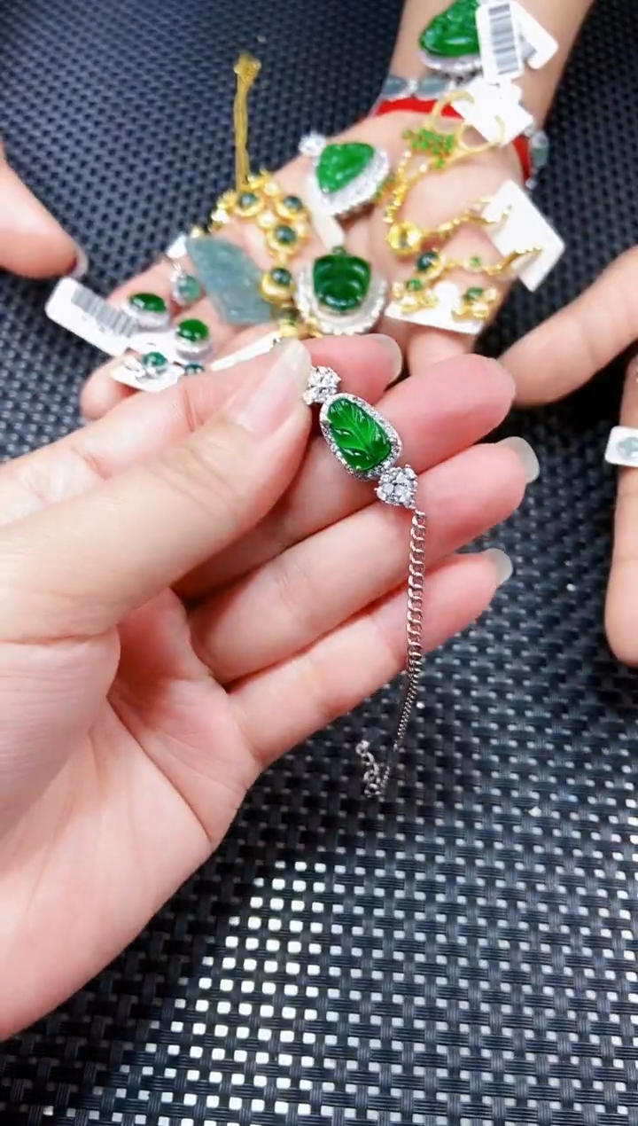 【闪购商品】翡翠手链未镶嵌111111111