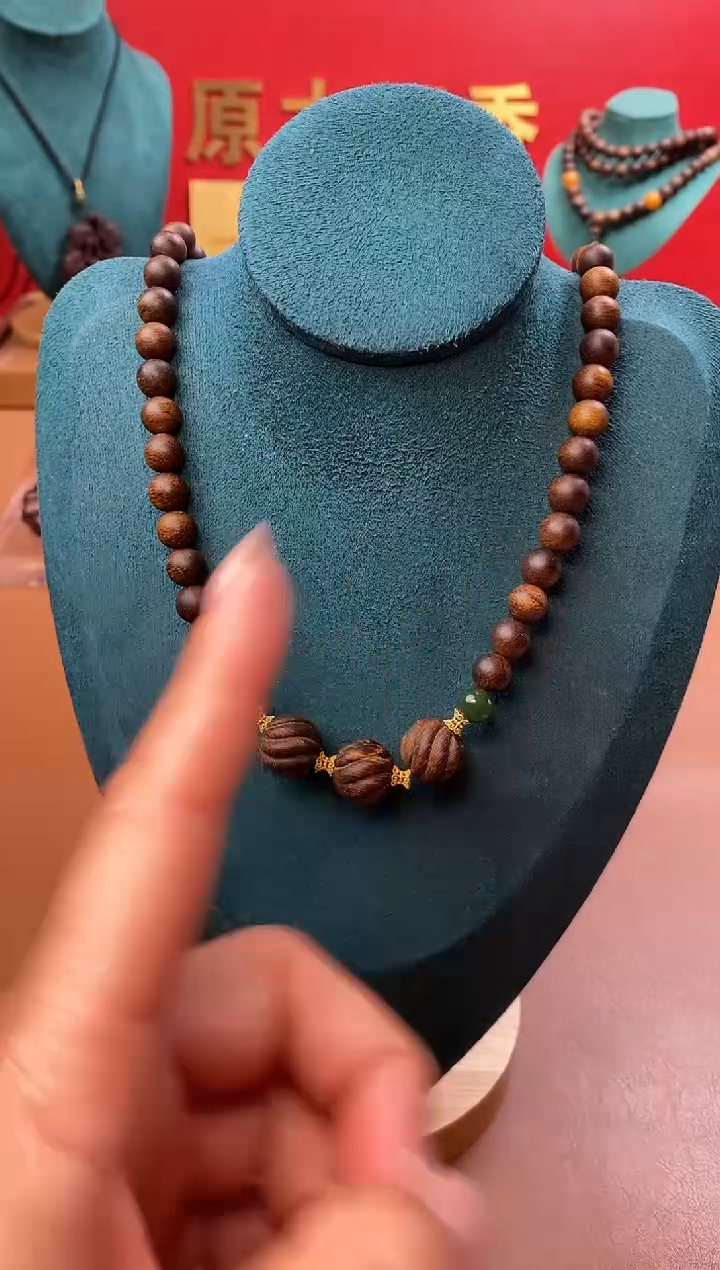 手串沉香L红土沉白棋08三圈+扭转乾坤沉香木雕