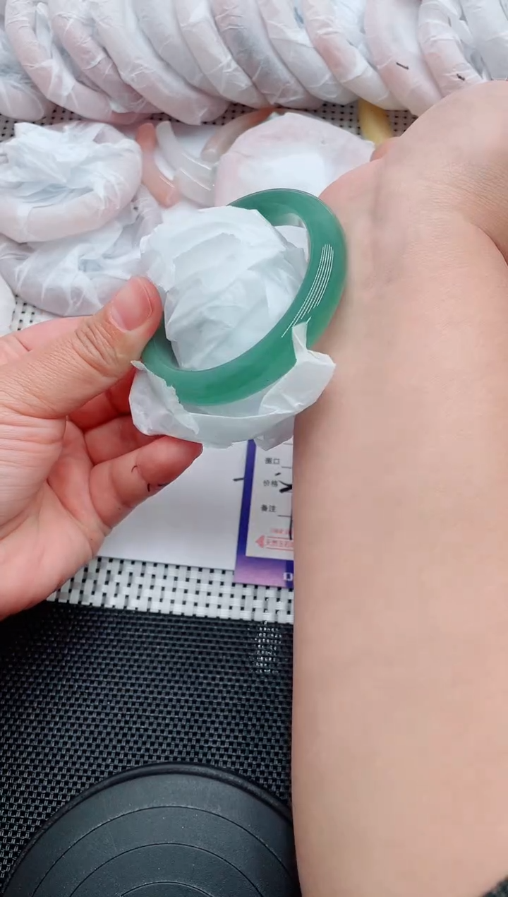 未镶嵌手镯石英质玉141-54-55