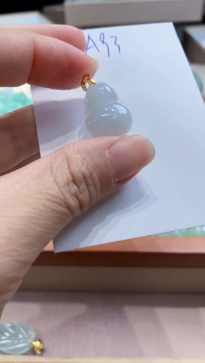 翡翠未镶嵌颈饰天然缅甸a货翡翠