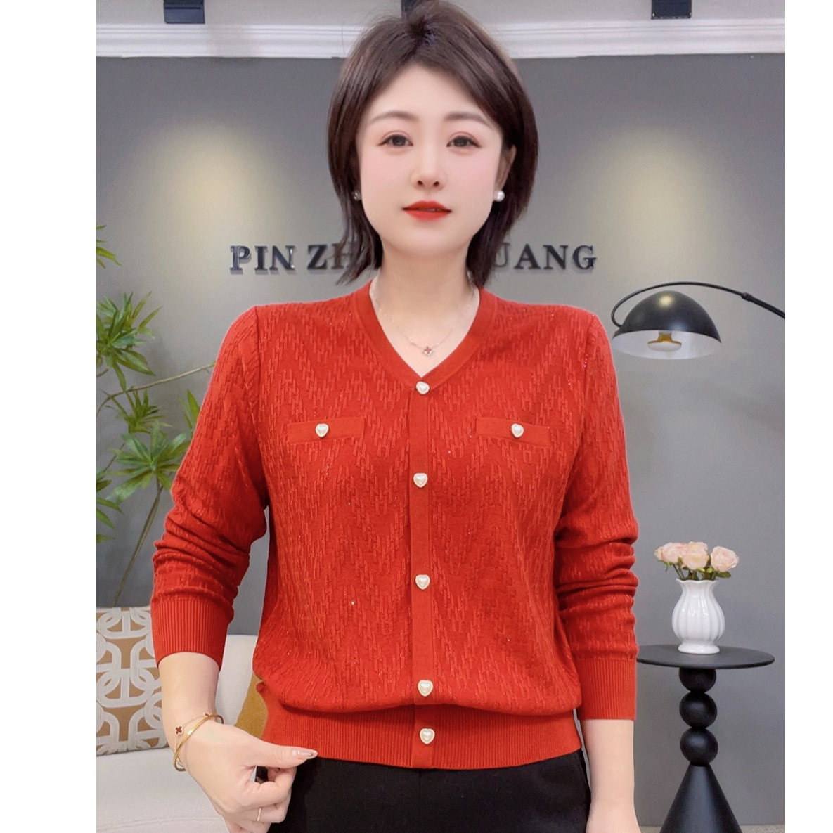 2025秋冬新款V领提花工艺高档天丝长袖小衫37166