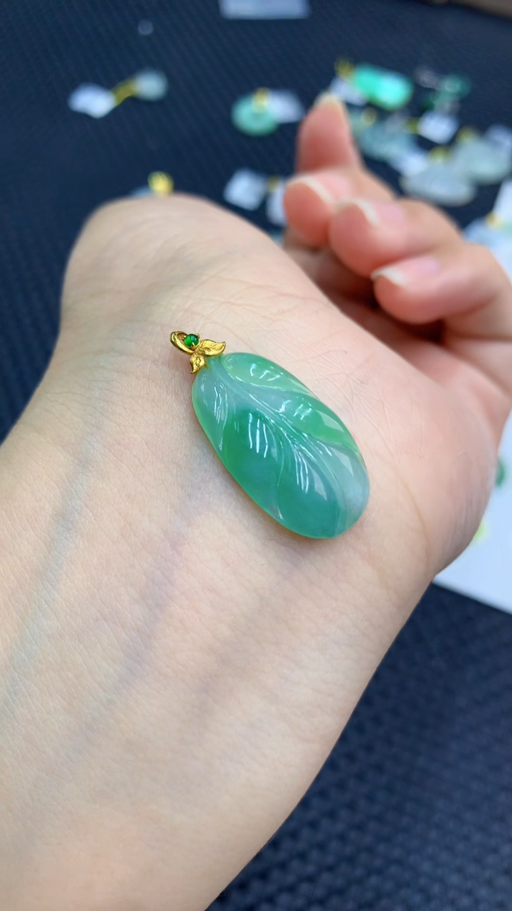 【闪购商品】翡翠颈饰18K金镶嵌            8