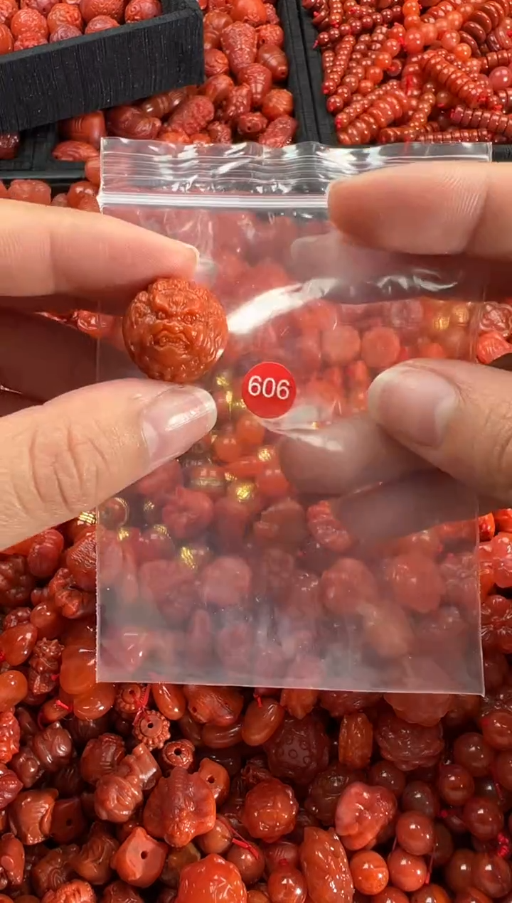 【闪购商品】南红玛瑙颈饰未镶嵌1