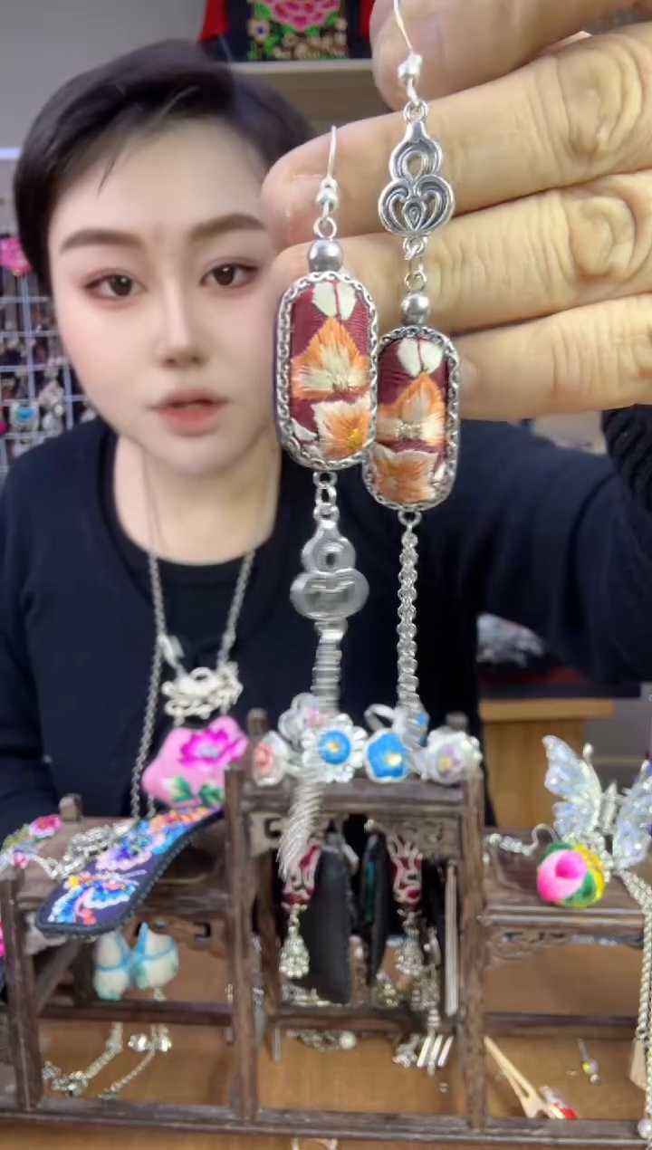 【闪购商品】刺绣纯手工苗绣非遗耳环