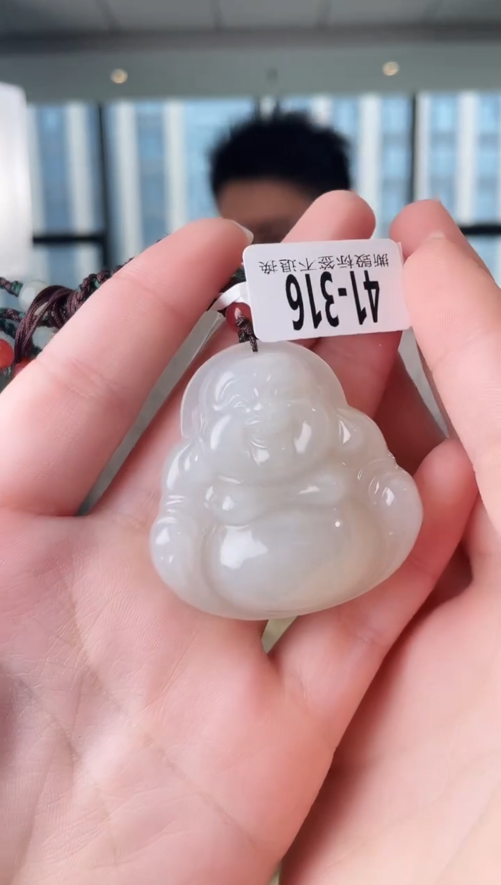 和田玉未镶嵌颈饰佛公 316