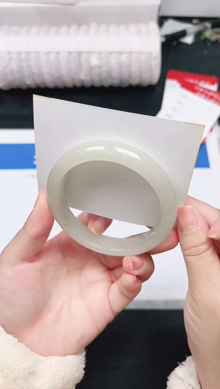 未镶嵌手镯石英质玉8-60