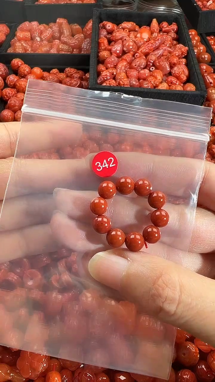 颈饰未镶嵌南红玛瑙1