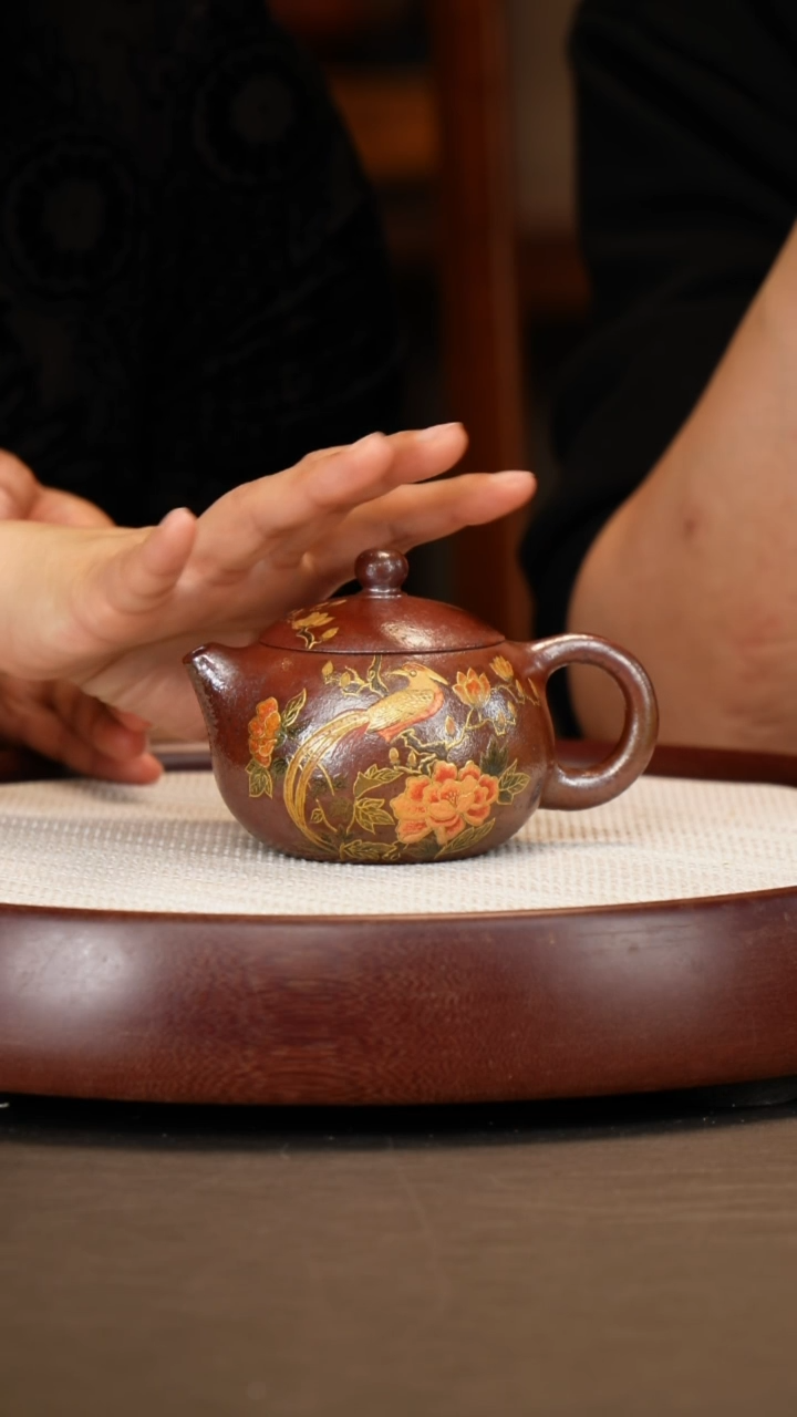 【闪购商品】紫砂茶壶【陈俊】鸣远老段柴烧西施 260CC