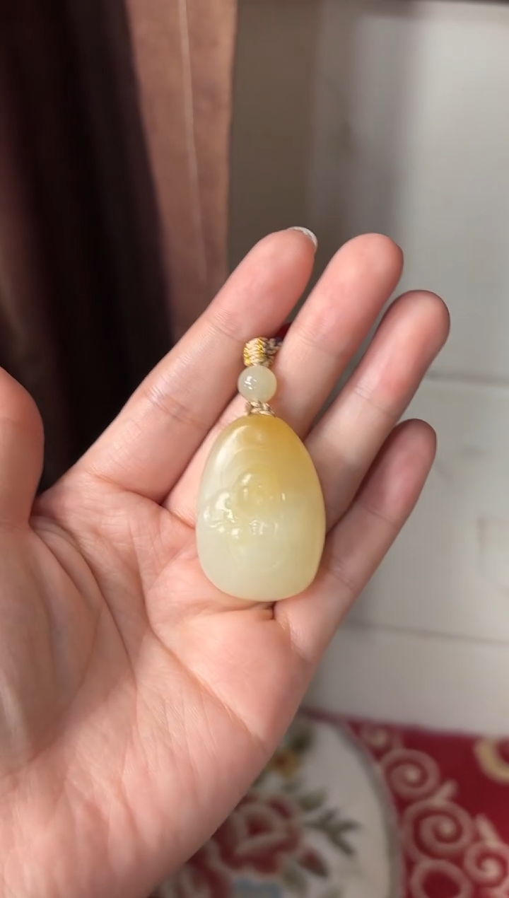 【闪购商品】和田玉吊坠(赠链)未镶嵌且末金山微色差吊坠