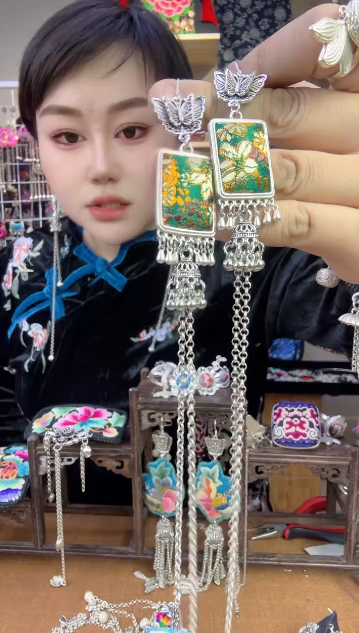 【闪购商品】刺绣纯手工苗绣非遗耳环