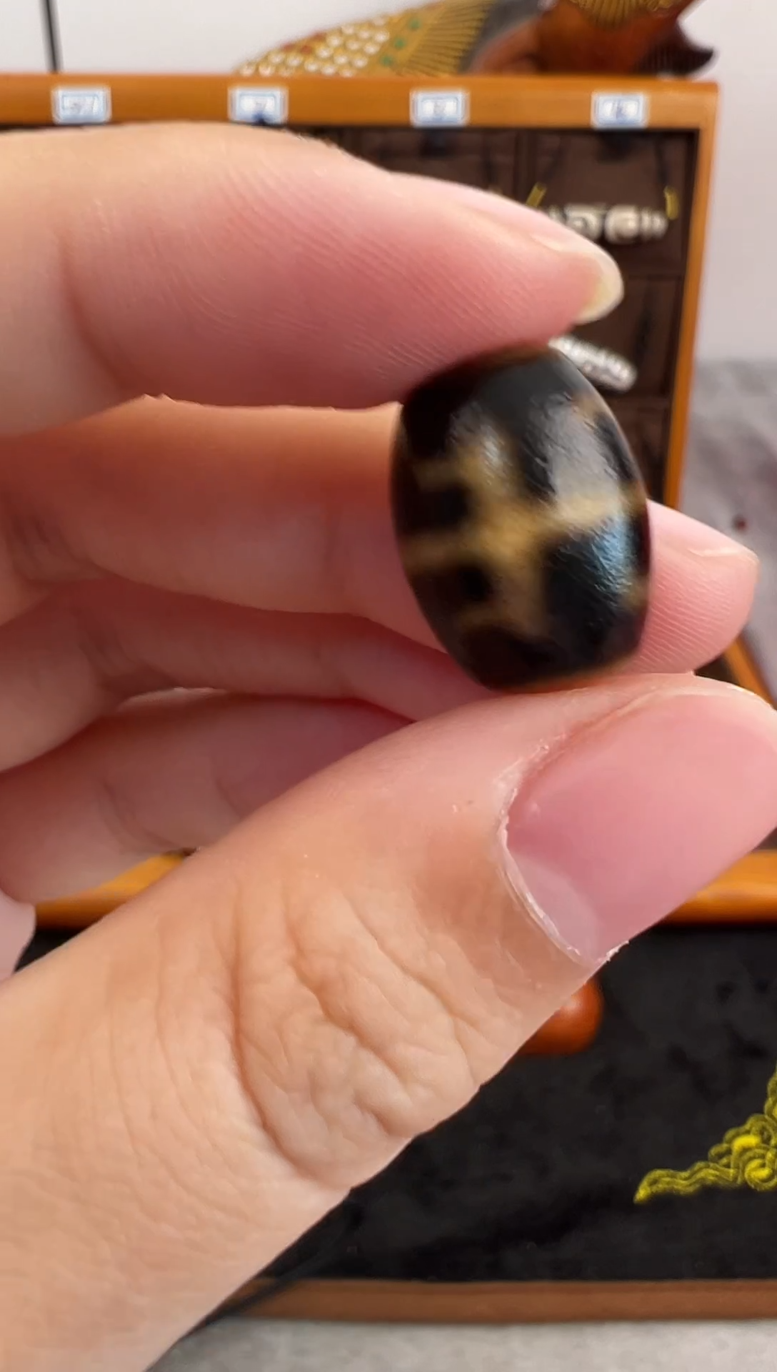 玛瑙/玉髓（覆膜）颈饰未镶嵌41微瑕随机发货