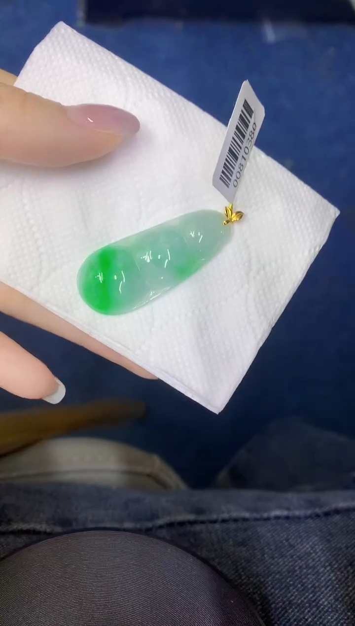 颈饰18K金镶嵌翡翠缅甸天然翡翠A货