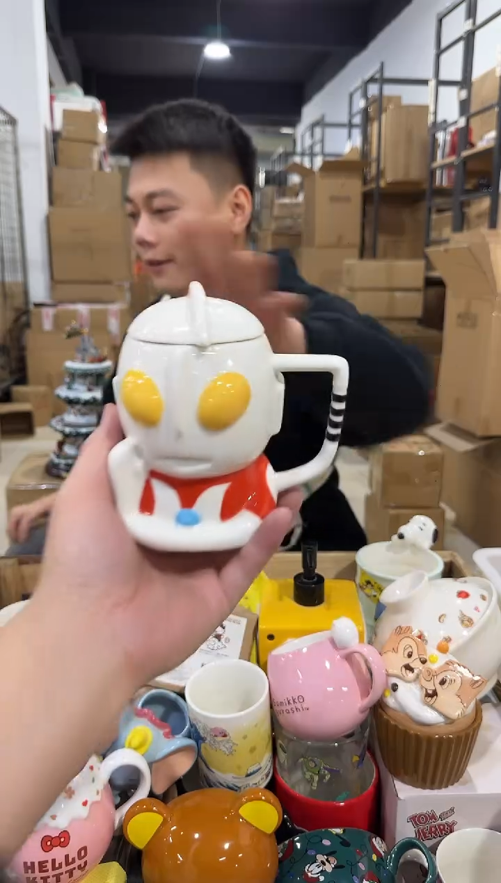 瓷片奥特曼带盖杯