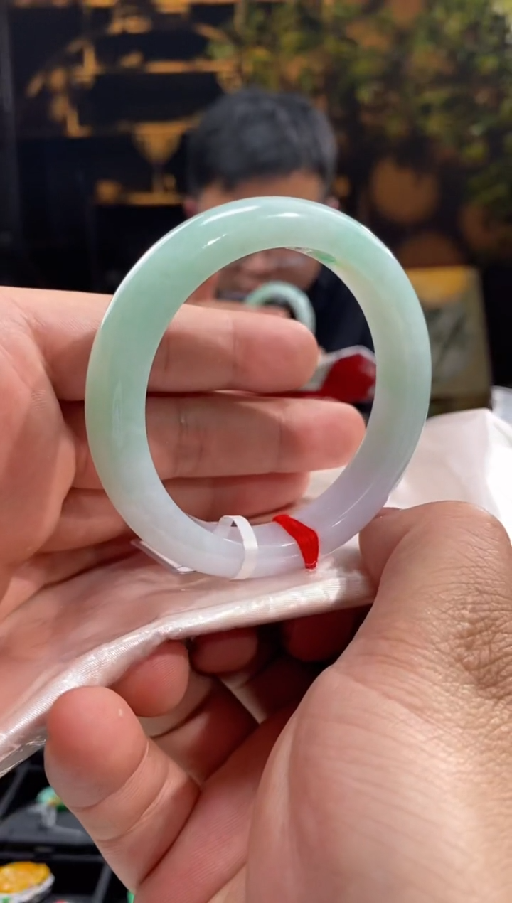 【闪购商品】翡翠手镯未镶嵌10086-天然翡翠a货55-56圈口