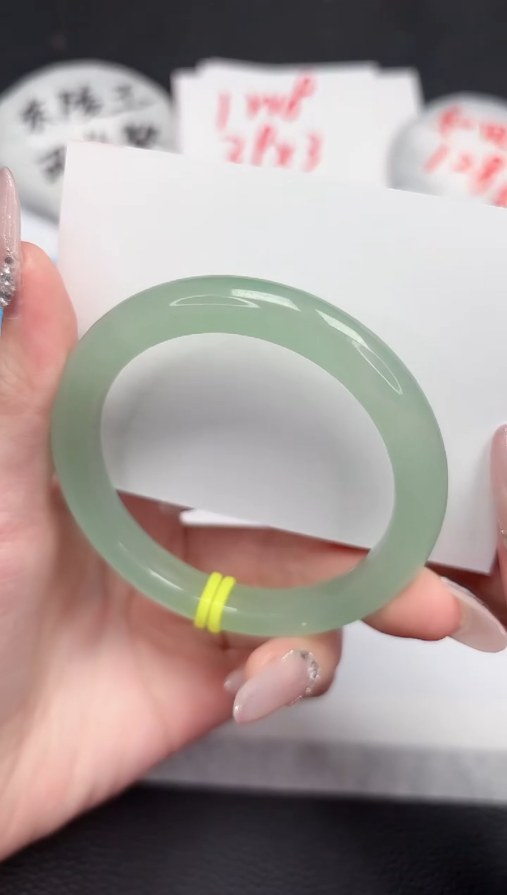 【闪购商品】石英质玉手镯未镶嵌149-54.7