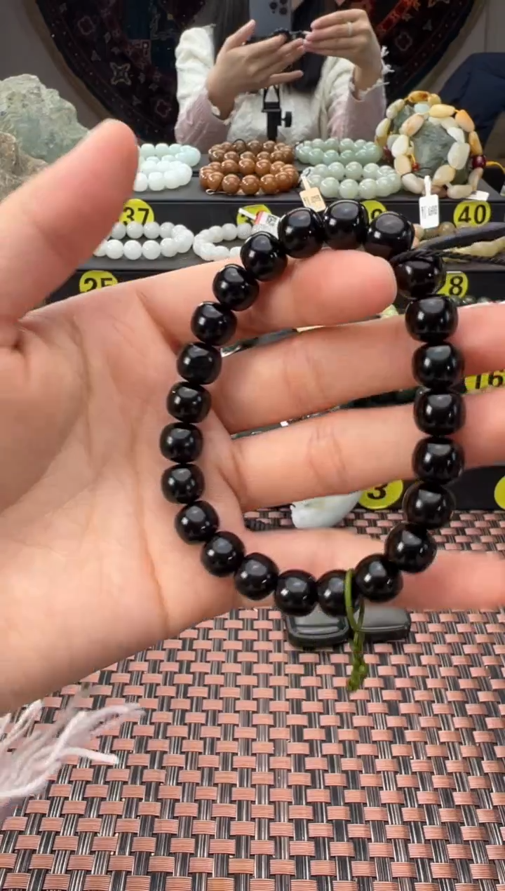 未镶嵌手串和田玉黑青子老型珠手串卡7*8