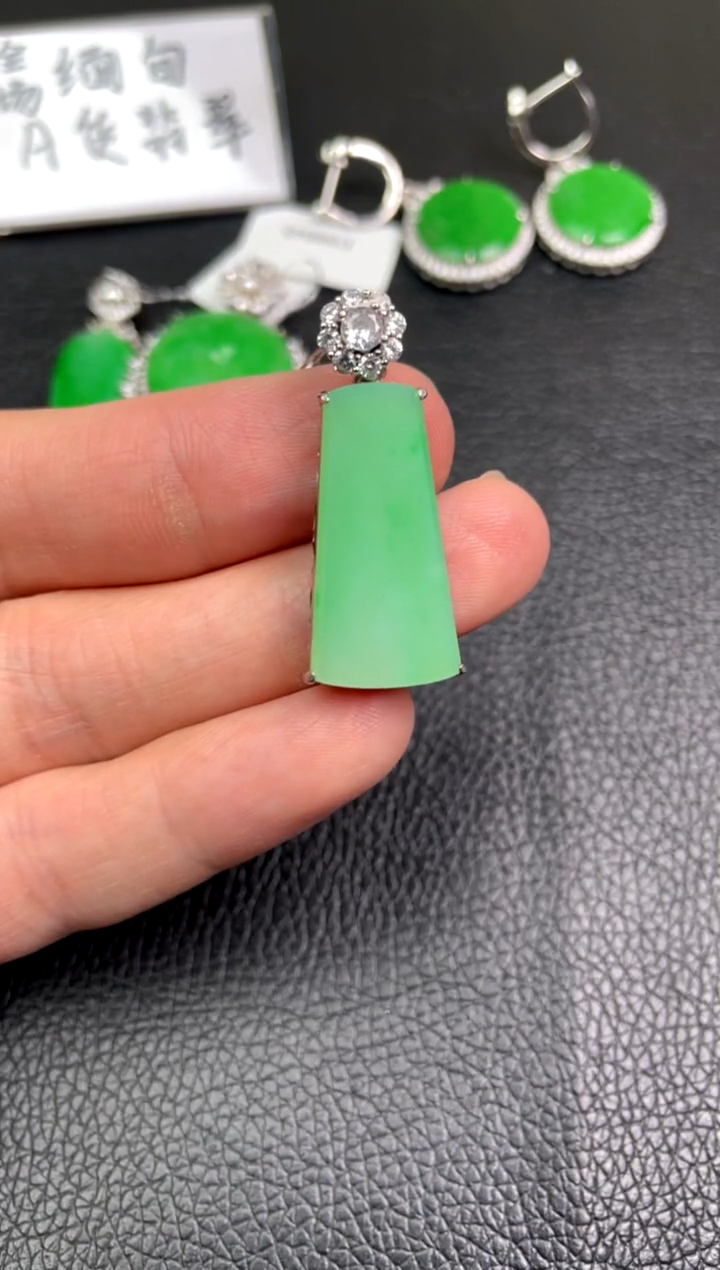 【闪购商品】翡翠吊坠(不含链)银S925镶嵌吊坠