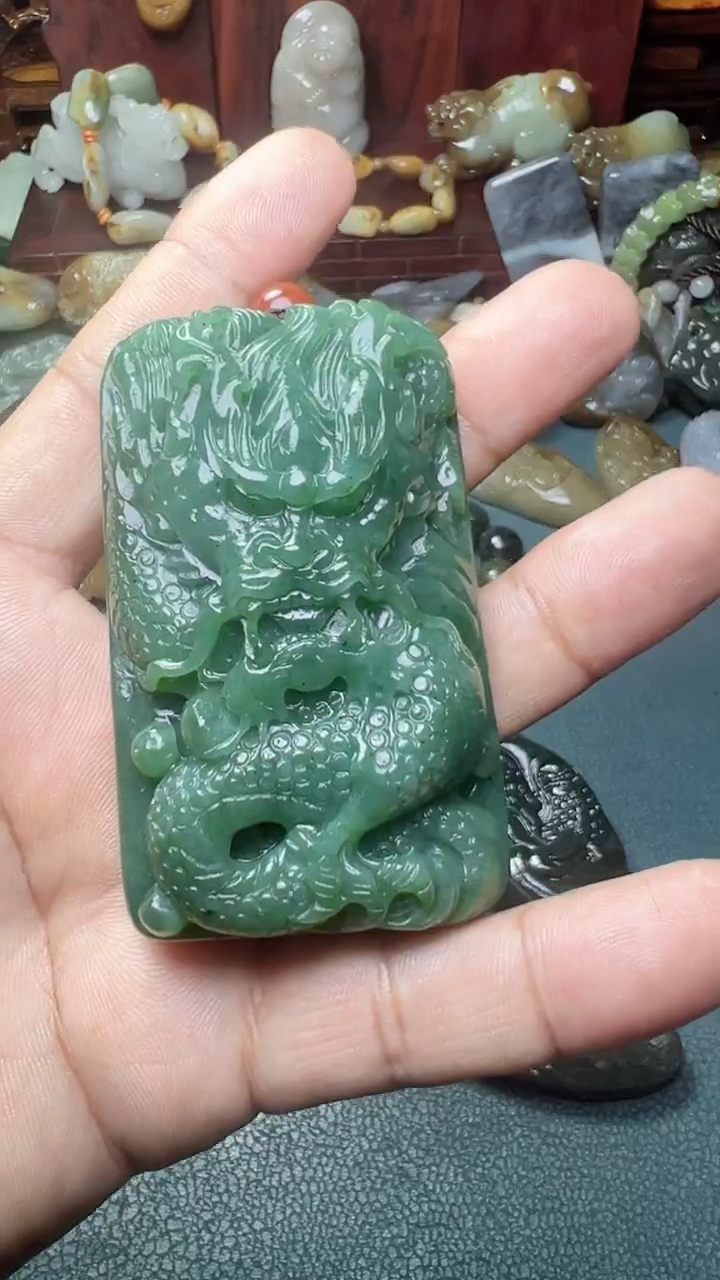 未镶嵌和田玉把件-