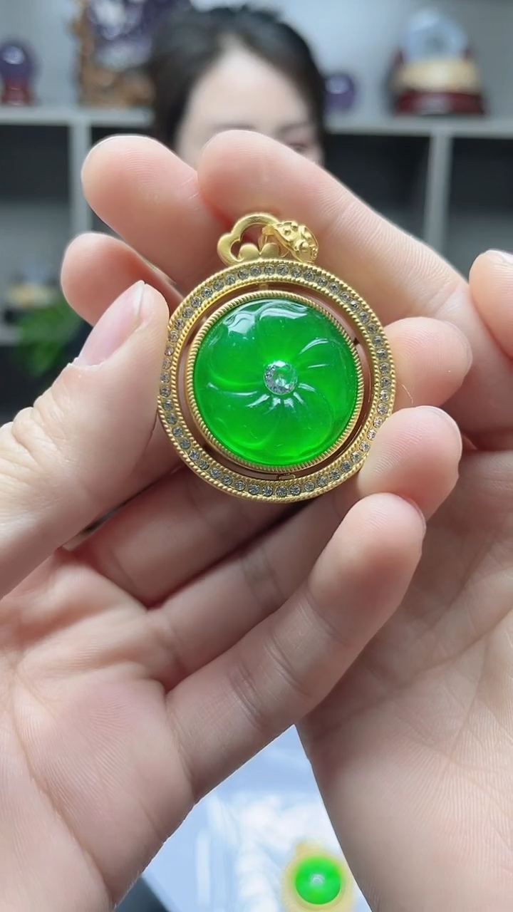 【闪购商品】翡翠吊坠(赠链)14K金镶嵌吊坠