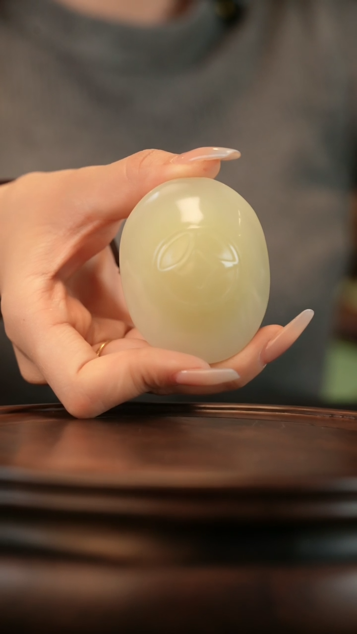 云南石竹叶青雕刻：元宝富甲