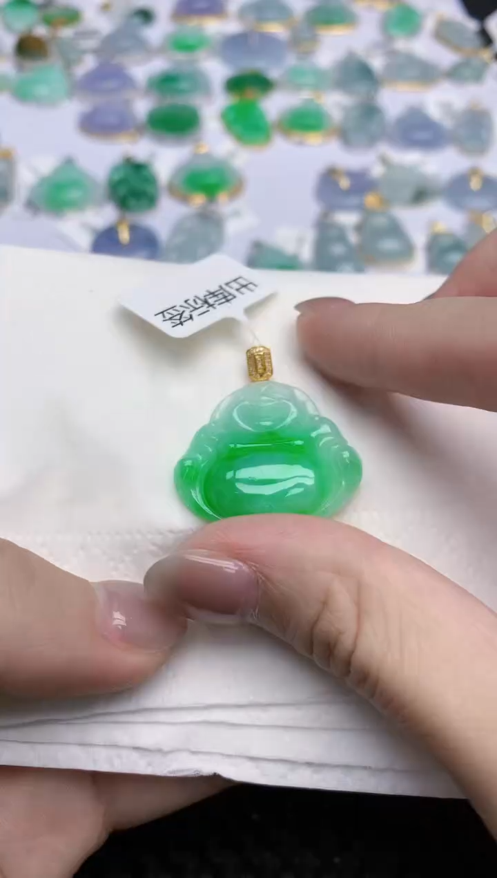 【闪购商品】翡翠颈饰未镶嵌天然翡翠A货