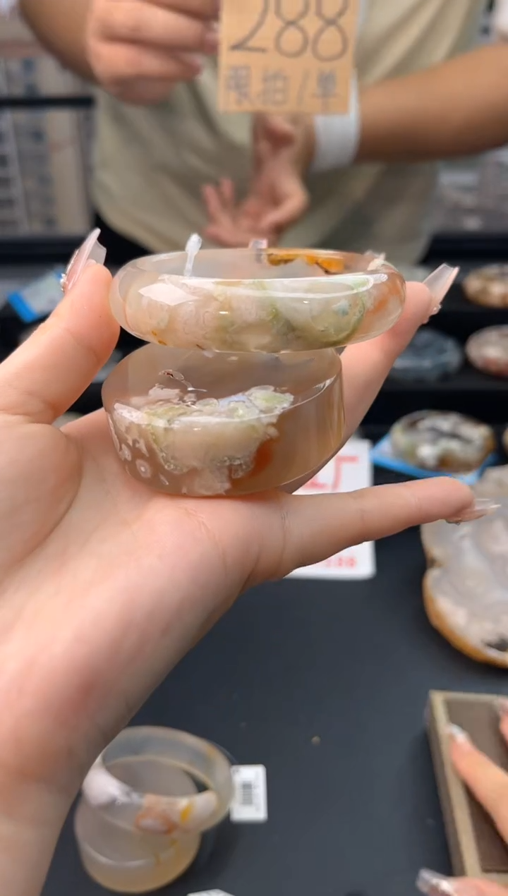 【闪购商品】石英质玉手镯未镶嵌赠送镯心（圈口57