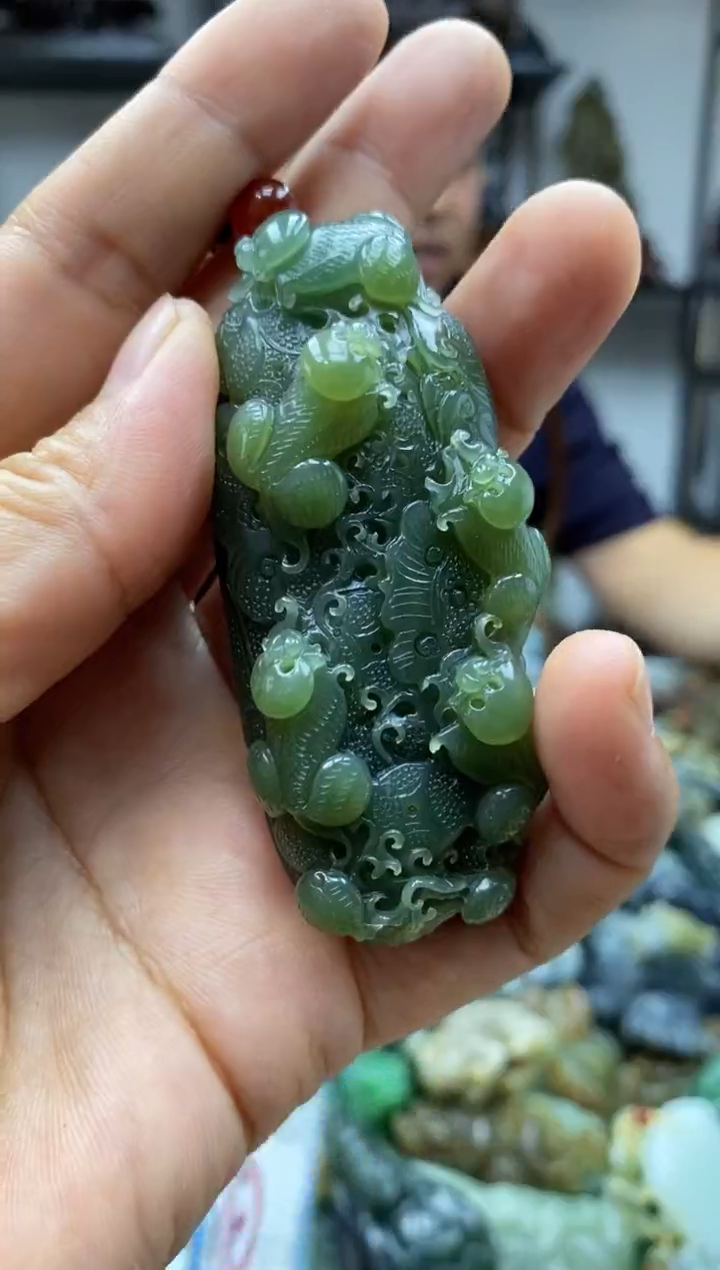 和田玉未镶嵌把件1