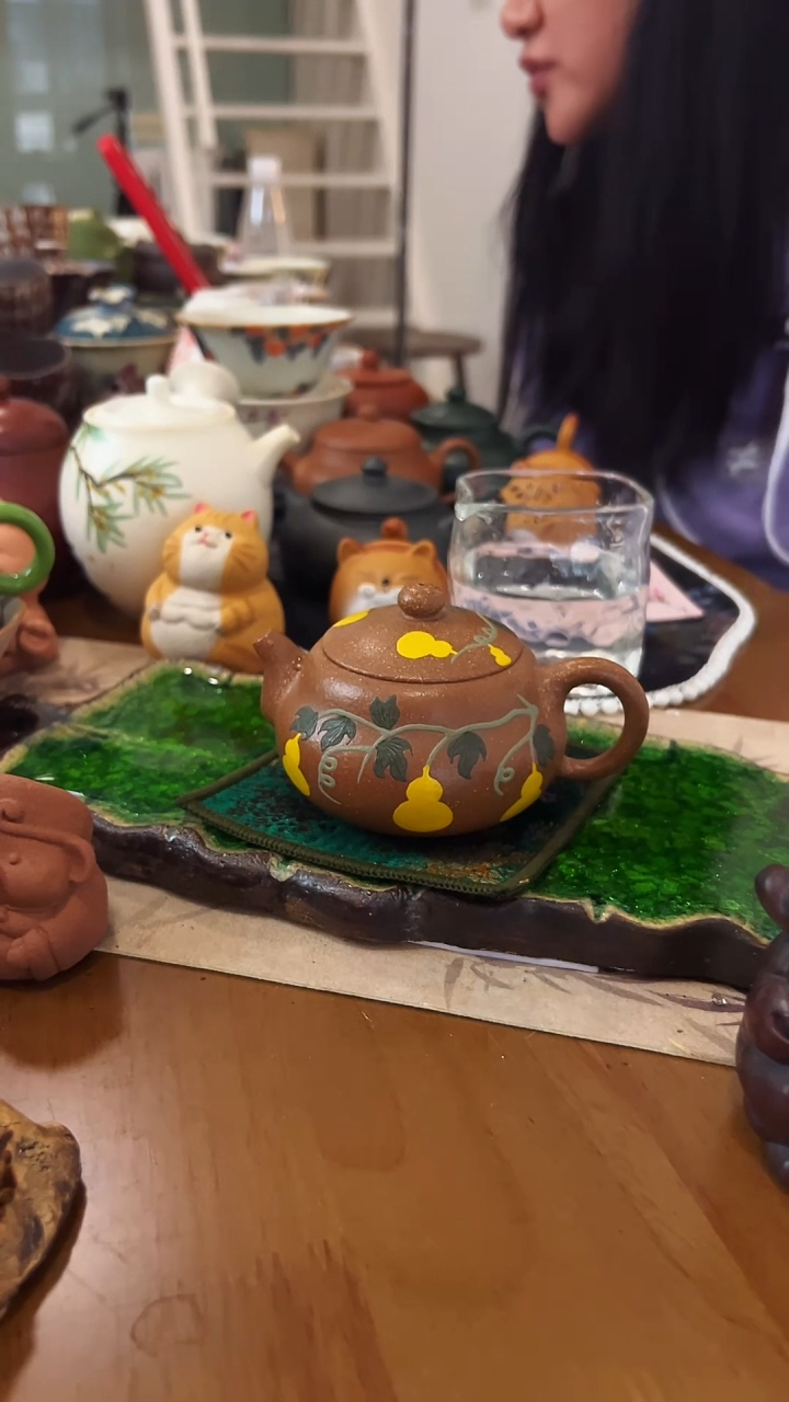 【茶瓷物语】半手五彩段泥手绘葫芦茶壶