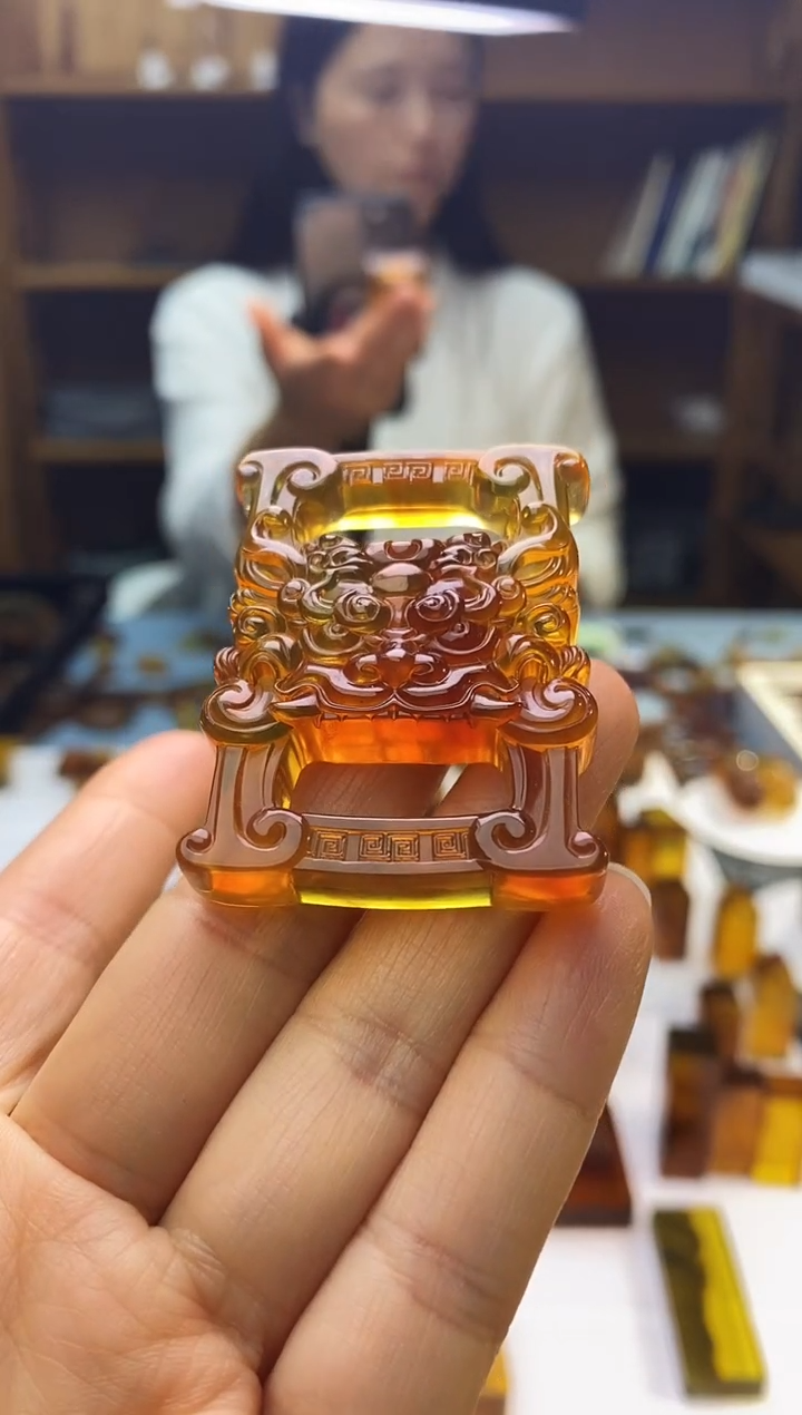 琥珀颈饰未镶嵌SN84-47（经书扣）