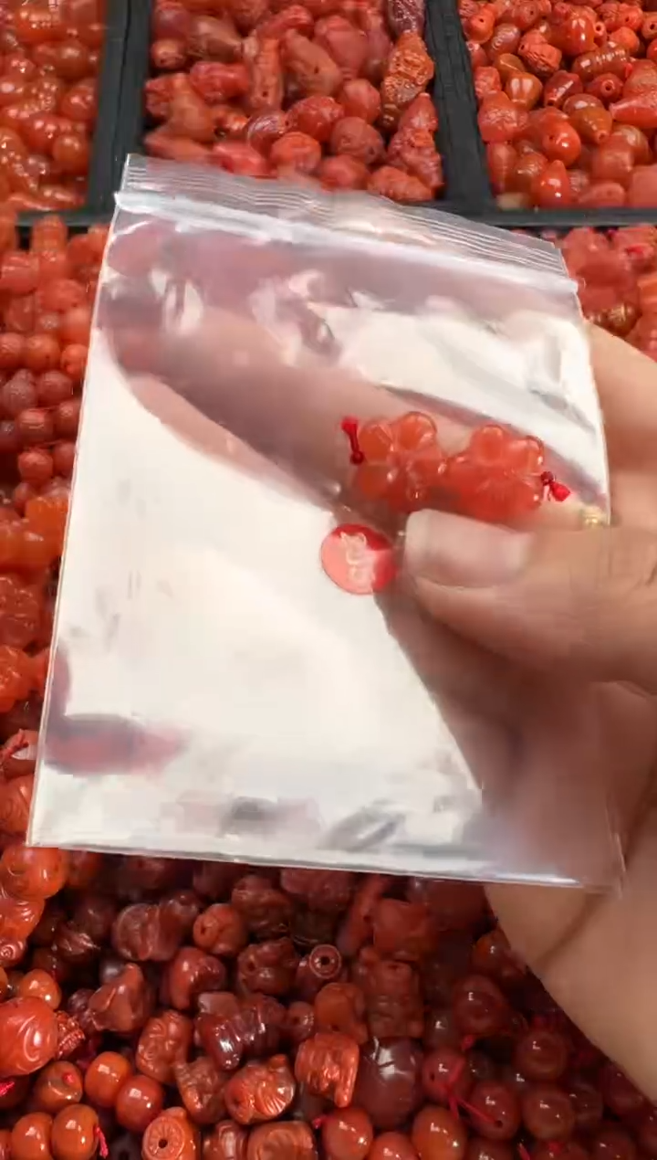【闪购商品】南红玛瑙颈饰未镶嵌1